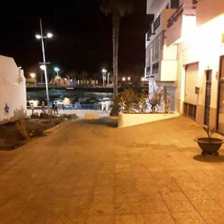 3 Palmeras De *